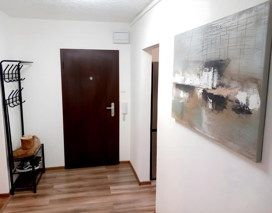 Stylovy Apartman V Samorine Екстер'єр фото